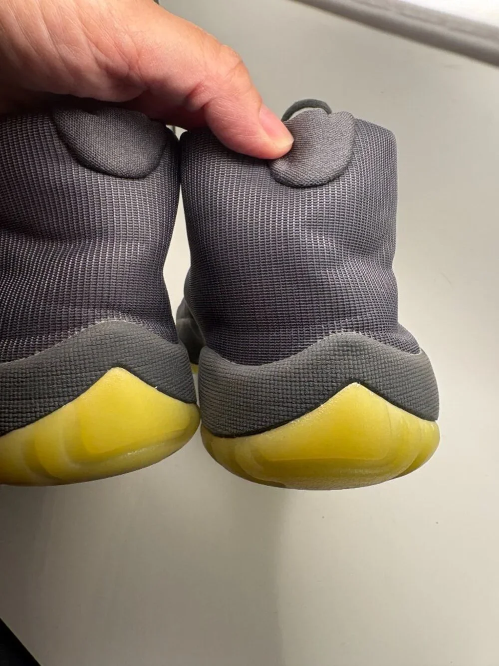 Air Jordan Future Dark Grey Volt Sneakers Men  8.5 656503-02 5 2014